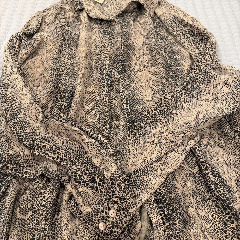 Chic Leopard Print Button Down Shirt